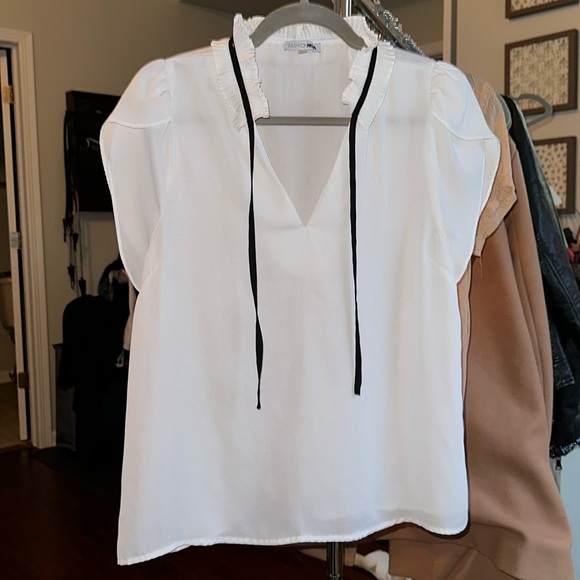 FASHION NOVA white Short Sleeve Blouse - L - Picture 1 of 1